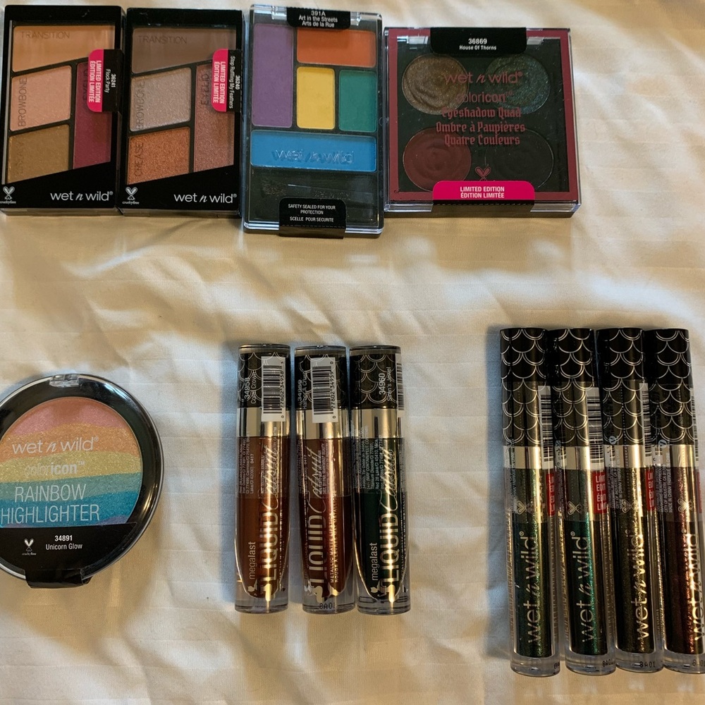 COPY - NWT LOT OF WET N WILD MAKEUP